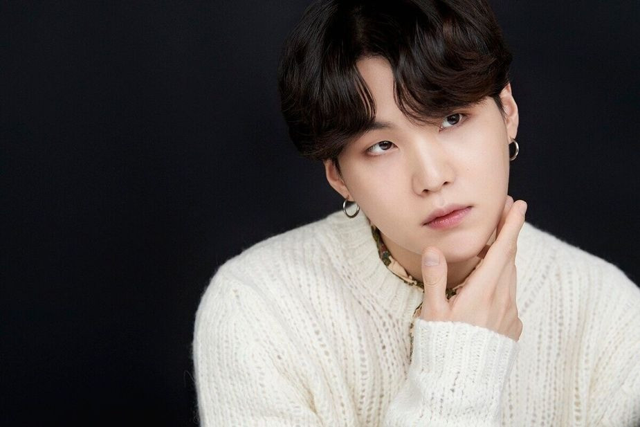 Suga (BTS) đang phải hứng chịu chỉ trích từ công chúng sau khi say rượu lái xe.