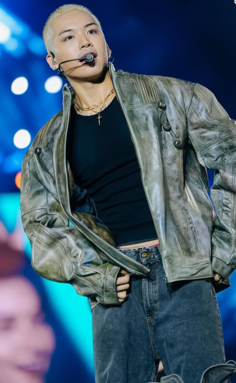 Ca khúc mới Say hi never say goodbye được các anh trai hát lên trong Đêm 2 Concert. Chương trình thông báo hẹn khán giả ở đêm 3 vào 7/12 tại SVĐ Mỹ Đình, thủ đô Hà Nội. Ca khúc mới Say hi never say goodbye được các anh trai hát lên trong Đêm 2 Concert. Chương trình thông báo hẹn khán giả ở đêm 3 vào 7/12 tại SVĐ Mỹ Đình, thủ đô Hà Nội.