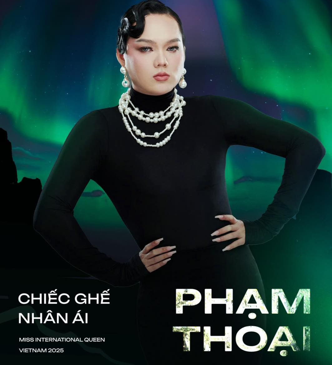 Phạm Thoại được giới thiệu là chủ nhân của Chiếc ghế nhân ái trong show Miss International Queen Vietnam 2025. Phạm Thoại được giới thiệu là chủ nhân của Chiếc ghế nhân ái trong show Miss International Queen Vietnam 2025.