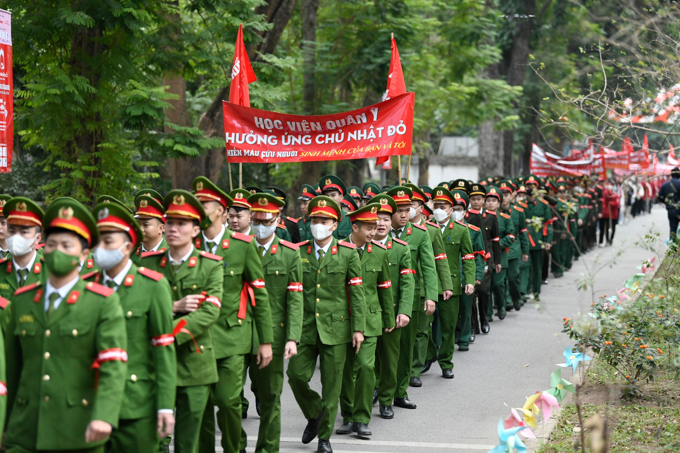 Năm 2024 là lần thứ 16 chương trình được tổ chức, với sự tham gia của hơn 45 tỉnh, thành phố và nhiều cơ quan, đơn vị, trường học... hưởng ứng tổ chức. Dự kiến năm nay Chủ Nhật Đỏ tiếp nhận 45.000-50.000 đơn vị máu. Năm 2023, chương trình đã tiếp nhận gần 60.000 đơn vị máu, vượt kế hoạch đề ra gần 10.000 đơn vị.