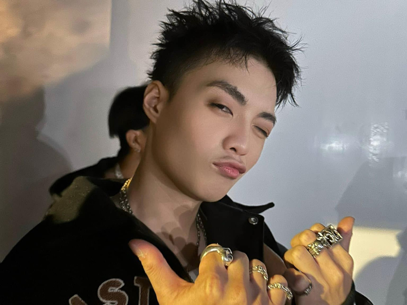 Tranh cãi của Negav chỉ khiến dư luận càng thêm mất thiện cảm với giới rapper. Tranh cãi của Negav chỉ khiến dư luận càng thêm mất thiện cảm với giới rapper.