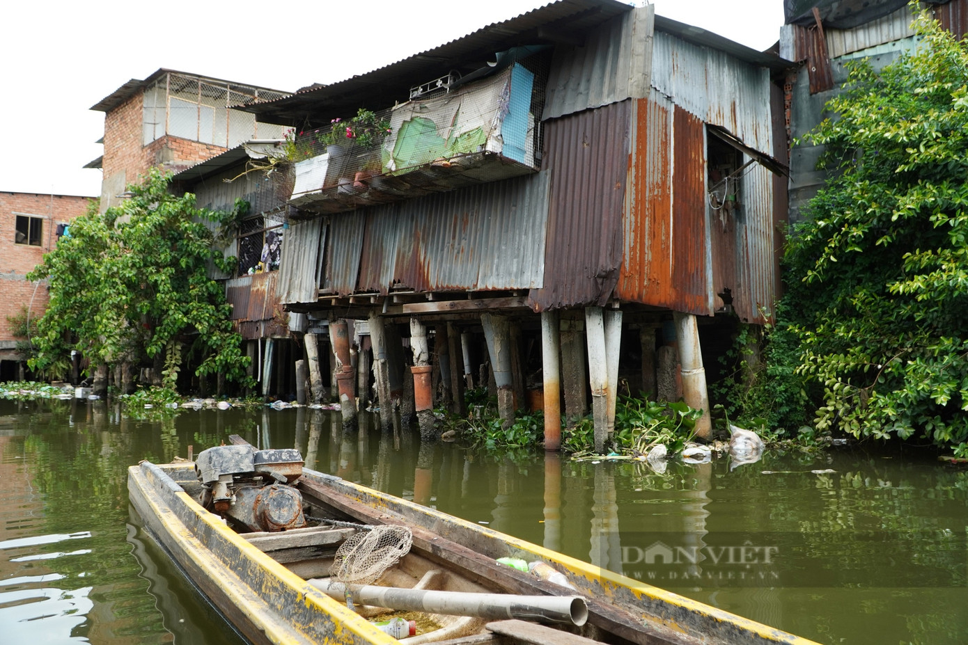 2.215 hộ dân bị ảnh hưởng bởi dự án cải tạo Rạch Xuyên Tâm. Ảnh: D.B