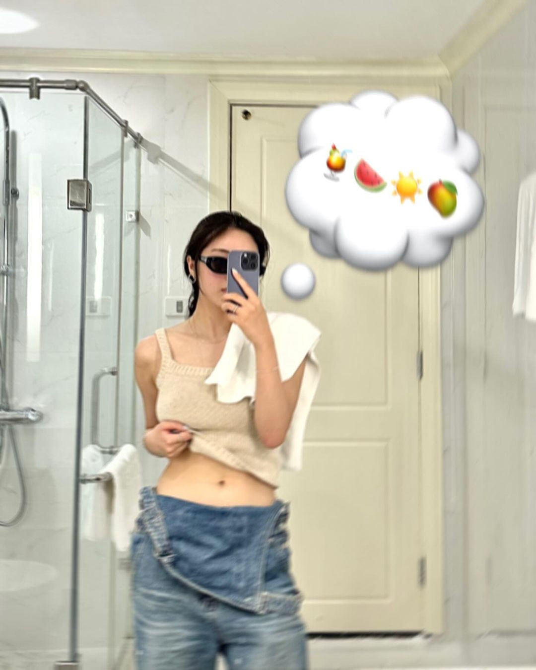 Trong tác phẩm phim gây sốt, Gyuri đóng Yoo Hee Yeon - em gái của nam chính Ji Hyuk, tiểu thư nhà tài phiệt ẩn danh là nhân viên bình thường. Cô được yêu thích bởi tính cách đáng yêu, như nhân vật từ truyện tranh bước ra. Trước khi phim lên sóng, Instagram của Choi Gyuri chỉ có khoảng hơn 2.000 người theo dõi. Sau cơn sốt Cô đi mà lấy chồng tôi, trang cá nhân của nữ diễn viên hút hơn 863.000 người, gấp 431 lần con số ban đầu.