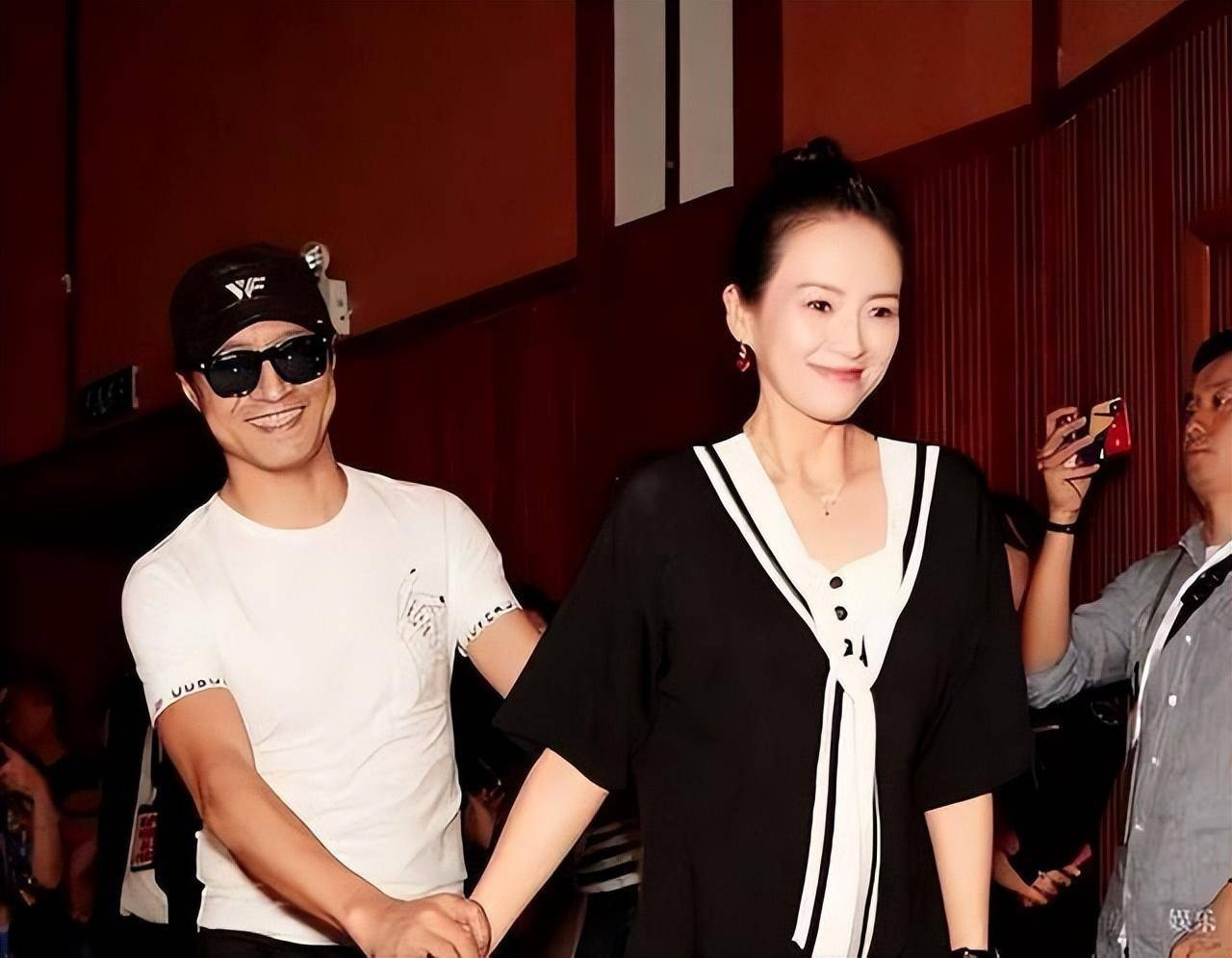 Cặp sao nhiều lần bị đồn ly hôn. Cặp sao nhiều lần bị đồn ly hôn.