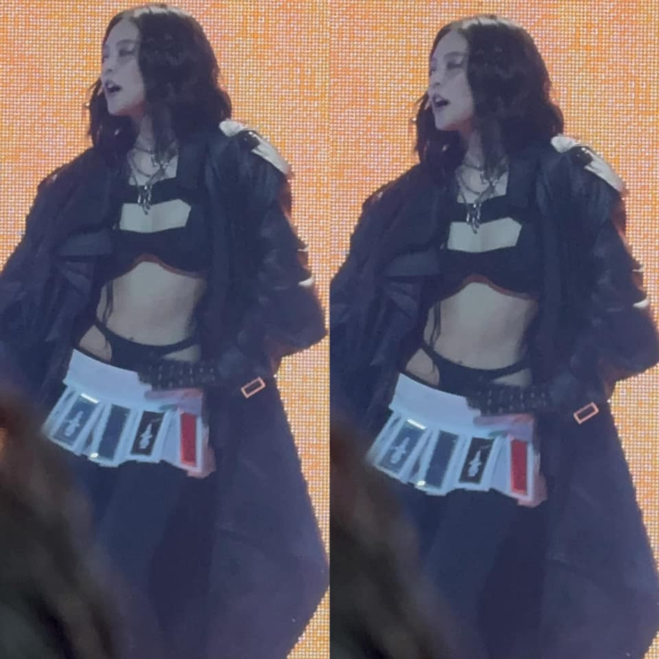 Jennie mặc táo bạo trên sân khấu quảng bá album mới. Jennie mặc táo bạo trên sân khấu quảng bá album mới.