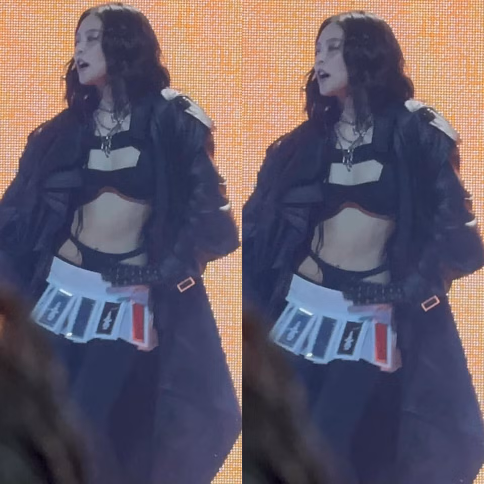Jennie mặc táo bạo trên sân khấu quảng bá album mới.