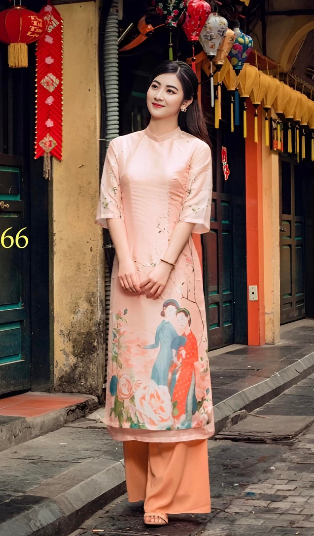 Diễn viên Linh Chi bất an khi phải thay đồ bằng lều di dộng hoặc là nhà vệ sinh của quán cà phê