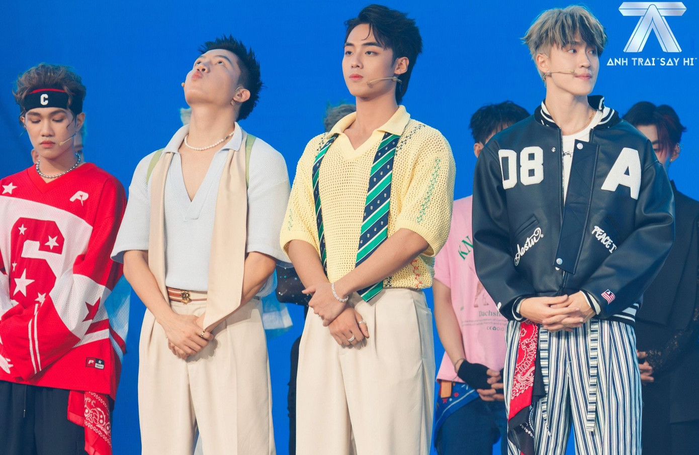 Nhóm Anh Tú diễn ca khúc Người tình của nắng và xếp cuối. Vũ Thịnh, Hải Đăng Doo là hai thành viên phải ra về sau Live Stage 3.