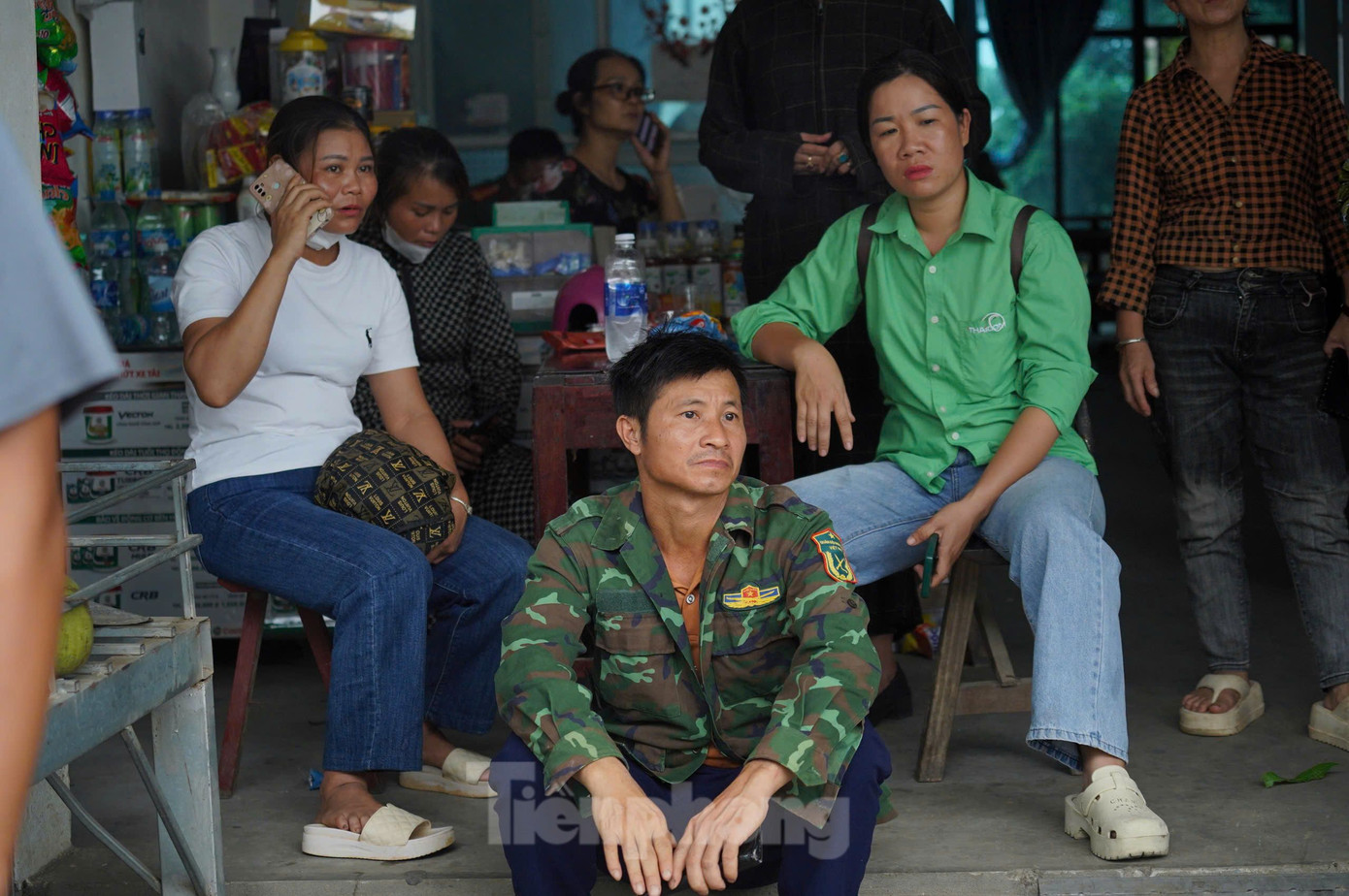 Nhiều người đến trình báo tìm người nhà mất tích. Ảnh: Đức Nguyễn. Nhiều người đến trình báo tìm người nhà mất tích. Ảnh: Đức Nguyễn.