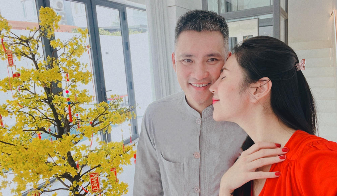 Vợ chồng Công Vinh - Thủy Tiên nhiều lần khiến gia đình hai bên &quot;ngã ngửa&quot; vì tin ly hôn trên mạng.