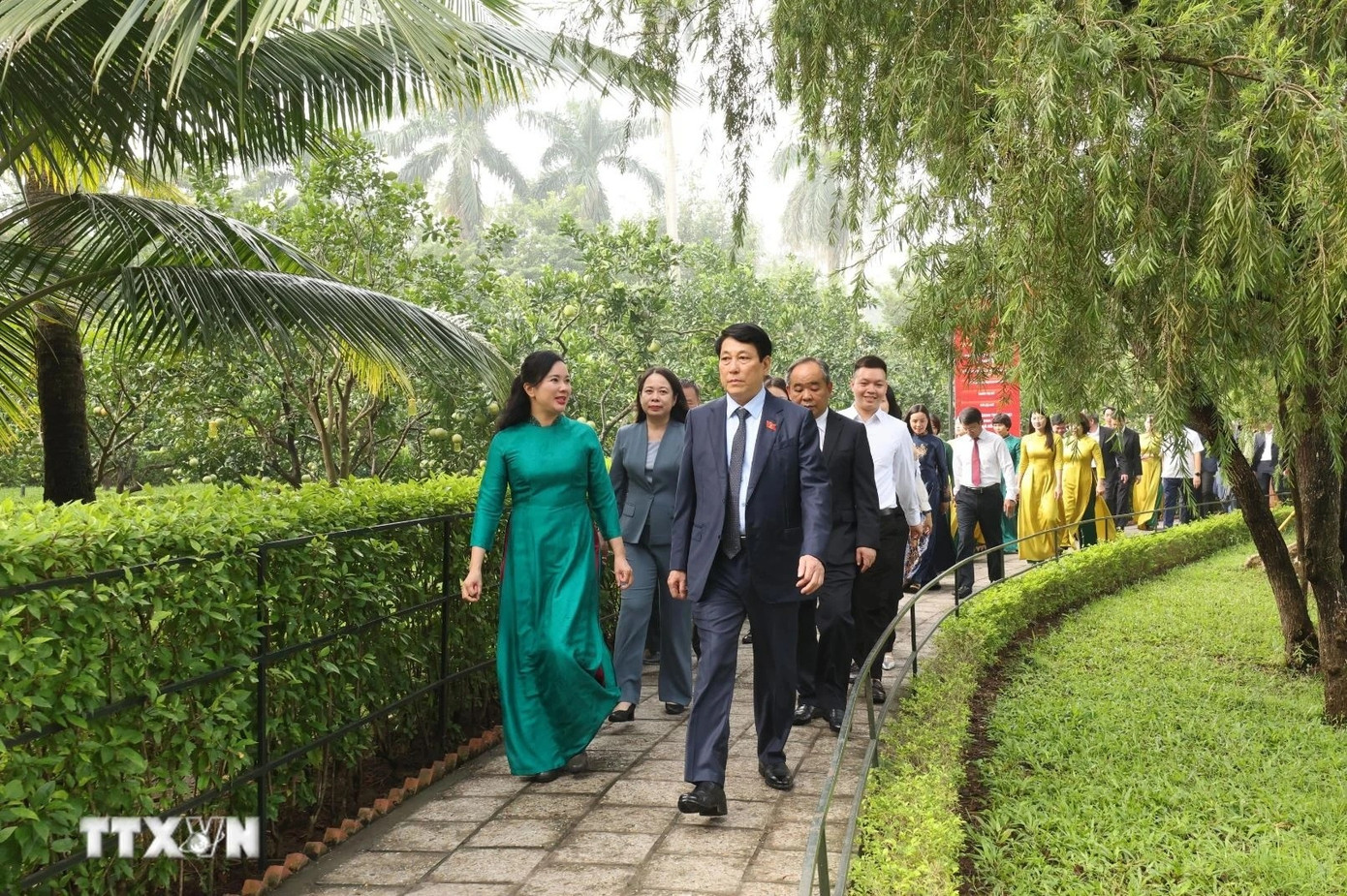 Chủ tịch nước Lương Cường thăm Khu di tích Chủ tịch Hồ Chí Minh tại Phủ Chủ tịch. Ảnh: Lâm Khánh/TTXVN.