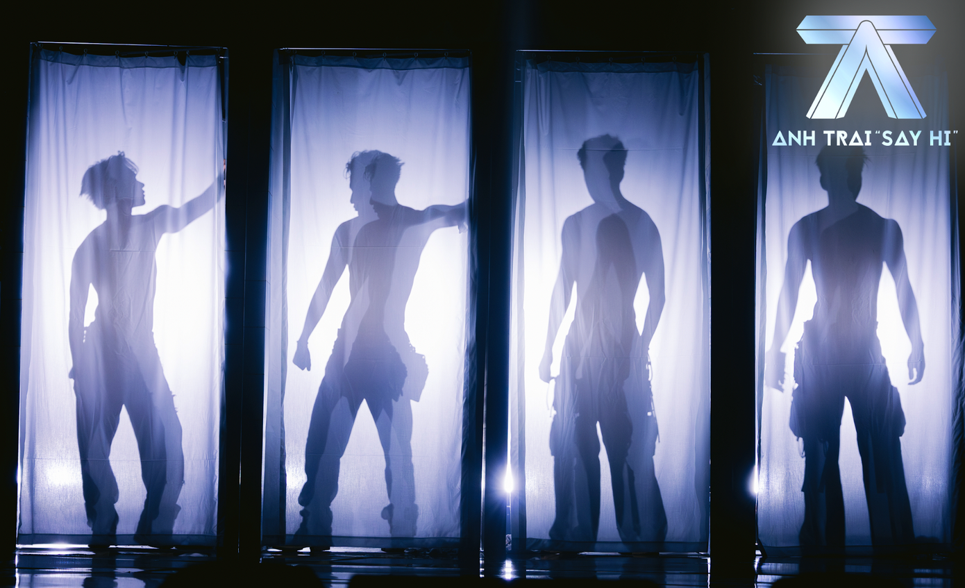 Hieuthuhai, Jsol, Vũ Thịnh và Ali Hoàng Dương cởi đồ trên sân khấu Love Sand. Hieuthuhai, Jsol, Vũ Thịnh và Ali Hoàng Dương cởi đồ trên sân khấu Love Sand.