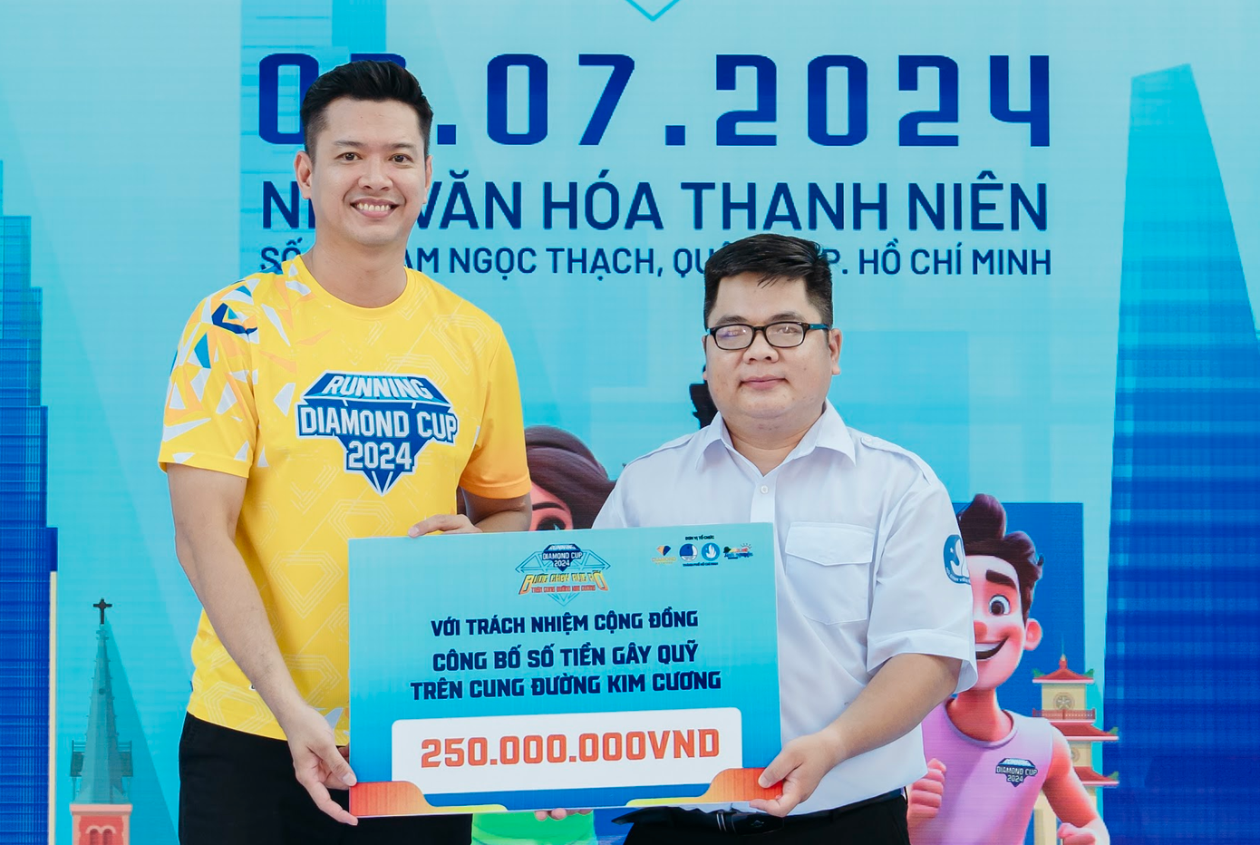 Giải chạy có sự đồng hành của nhiều nghệ sĩ. Giải chạy có sự đồng hành của nhiều nghệ sĩ.