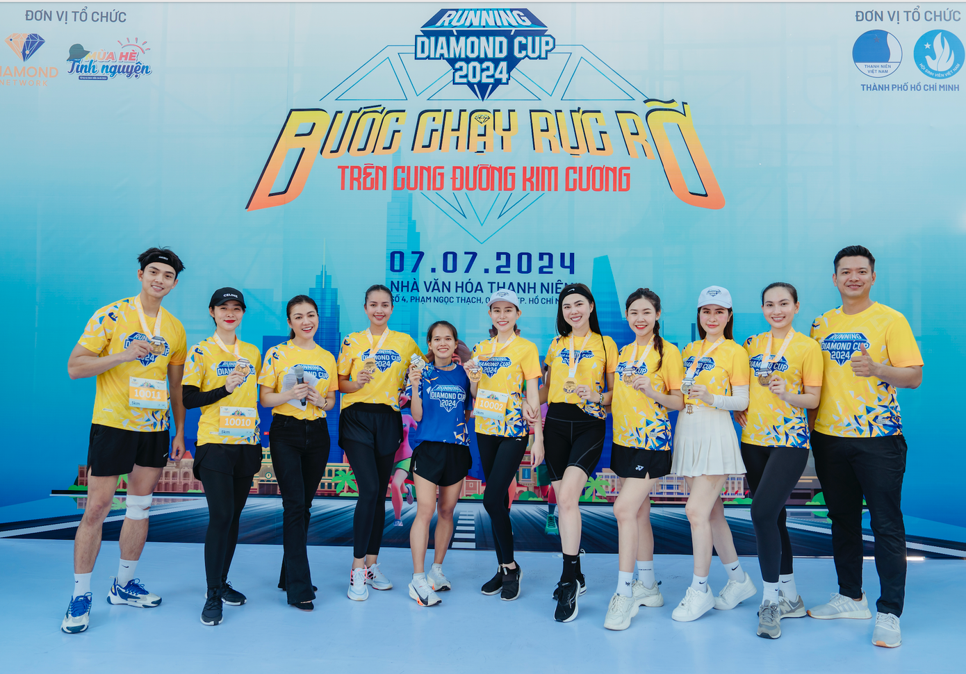 Giải chạy có sự đồng hành của nhiều nghệ sĩ. Giải chạy có sự đồng hành của nhiều nghệ sĩ.