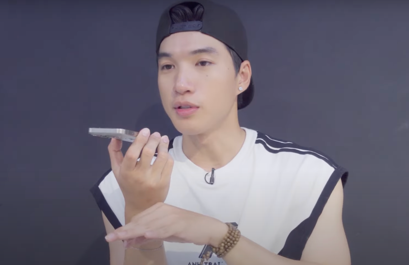 Hieuthuhai tiếp tục là tâm điểm trong tập 4 Anh trai say hi. Hieuthuhai tiếp tục là tâm điểm trong tập 4 Anh trai say hi.