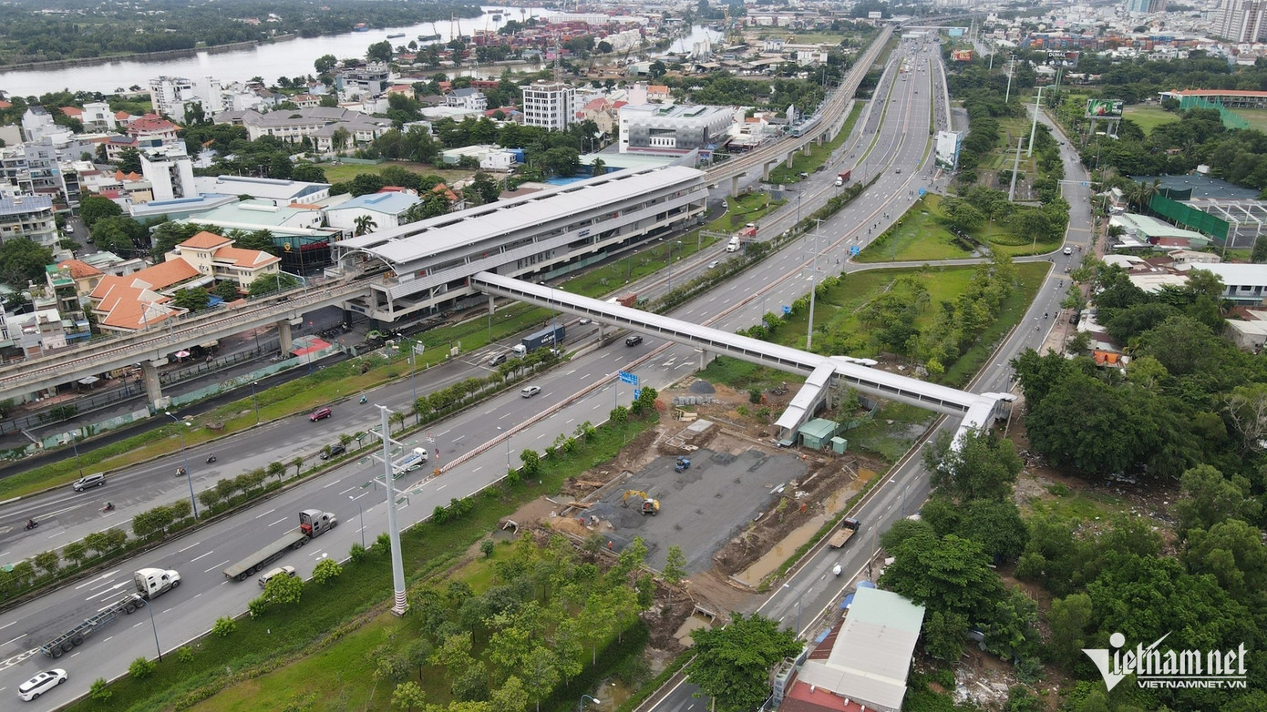 Với 4 bãi giữ xe khác theo dọc tuyến metro số 1, hiện nhà thầu cấp tập thi công. Trong đó, bãi tại các ga Thảo Điền và Bình Thái đạt trên 65%, ga Phước Long đạt hơn 50% khối lượng công việc. Với 4 bãi giữ xe khác theo dọc tuyến metro số 1, hiện nhà thầu cấp tập thi công. Trong đó, bãi tại các ga Thảo Điền và Bình Thái đạt trên 65%, ga Phước Long đạt hơn 50% khối lượng công việc.