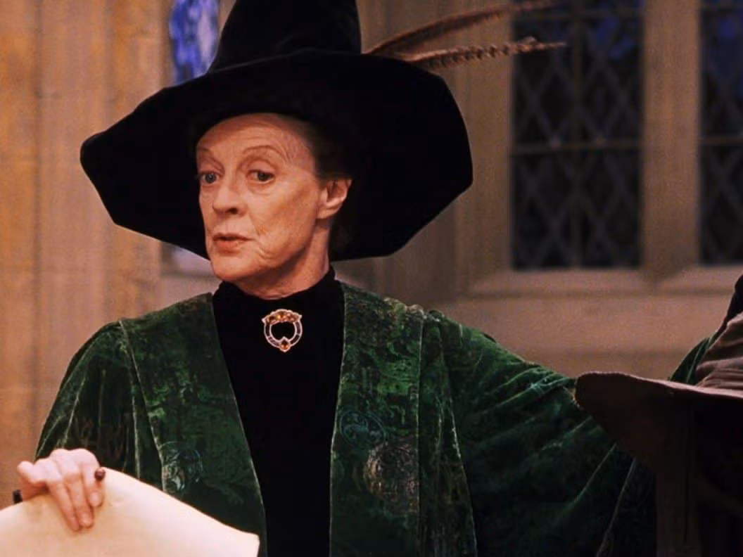 Maggie Smith trên màn ảnh, bà từng thắng 2 giải Oscar.