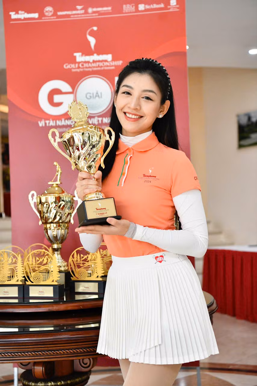 Lê Thanh Tú là gương mặt quen thuộc ở các giải golf của báo Tiền Phong, từ Giải golf Vô địch Quốc gia đến Tiền Phong Golf Championship. Người đẹp Áo dài Hoa hậu Việt Nam 2018 hướng đến chinh phục giải Longest driver (Cú đánh xa nhất).