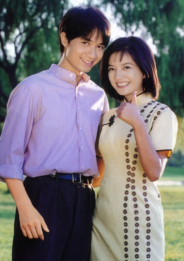 Hoàn Châu Cách Cách, Tân dòng sông ly biệt... mang lại nguồn doanh thu bản quyền lớn cho Quỳnh Dao. Hoàn Châu Cách Cách, Tân dòng sông ly biệt... mang lại nguồn doanh thu bản quyền lớn cho Quỳnh Dao.