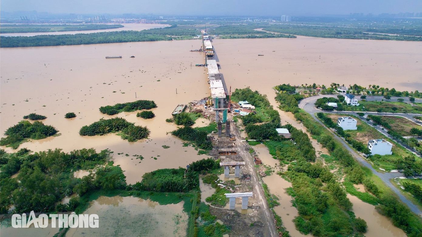 Ngoài các cây cầu đã đi vào khai thác, hiện nay có hai cây cầu là Nhơn Trạch và Phước Khánh cũng đã được xây dựng, dự kiến đi vào khai thác vào năm 2025 để kết nối hai địa phương. Trong đó, cầu Nhơn Trạch bắc qua sông Đồng Nai là cây cầu lớn nhất Vành đai 3 TP.HCM nối Thành phố Thủ Đức và huyện Nhơn Trạch (Đồng Nai).