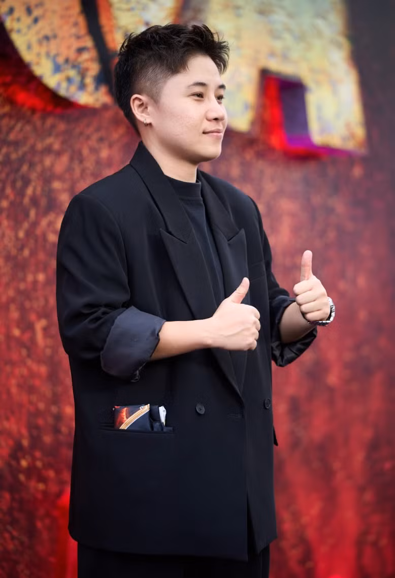 Bà Vân Hạnh (trái) - CEO Yeah1 và đạo diễn Đinh Hà Uyên Thư.