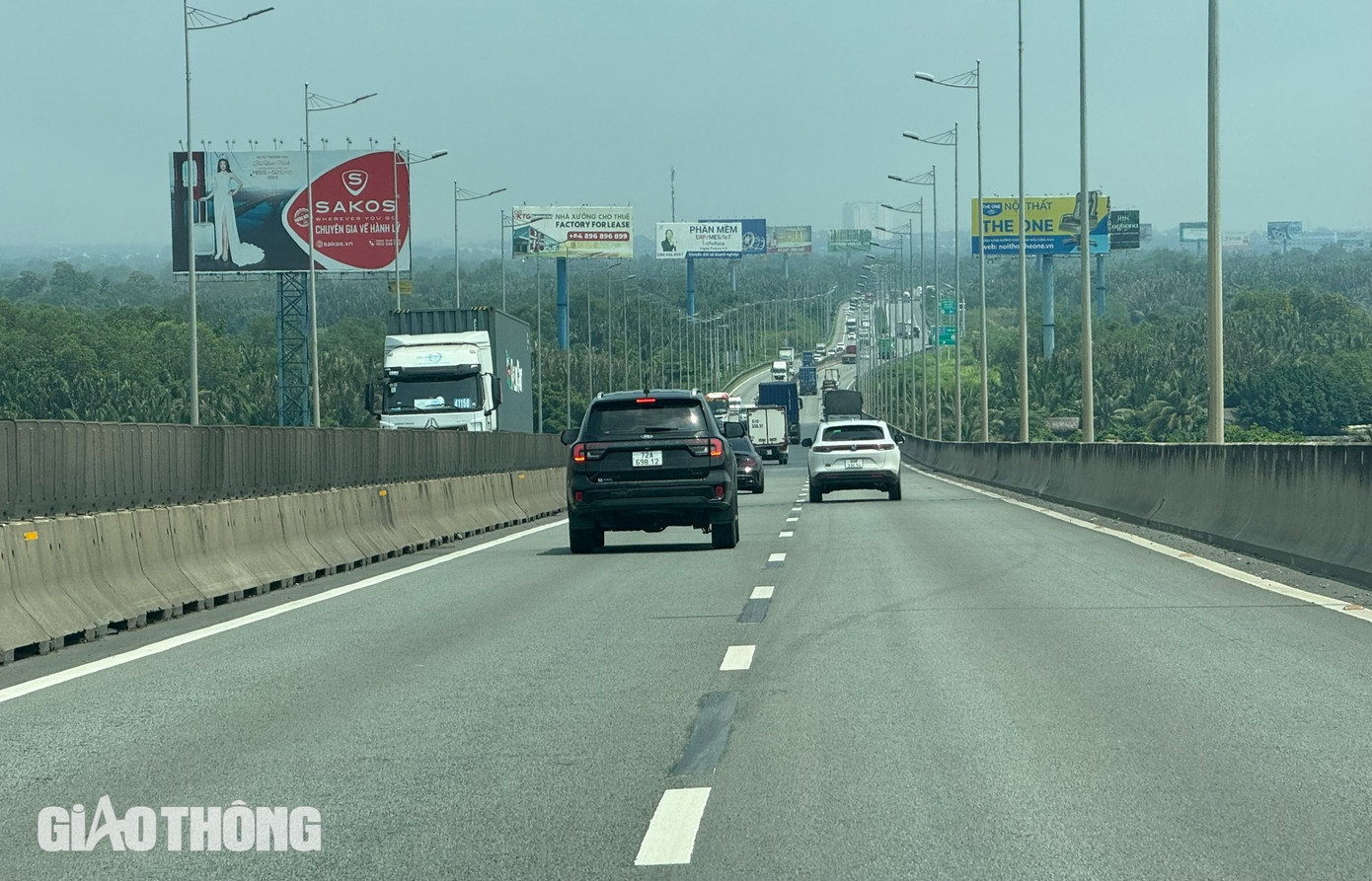 Từ khi đi vào khai thác đến nay, cầu Long Thành đóng vai trò quan trọng trong việc hỗ trợ các hoạt động vận tải, logistics và thương mại. Đặc biệt, cầu và tuyến cao tốc này giúp rút ngắn thời gian di chuyển từ TP.HCM đến các địa phương khác, tạo tiền đề quan trọng cho phát triển kinh tế liên vùng.