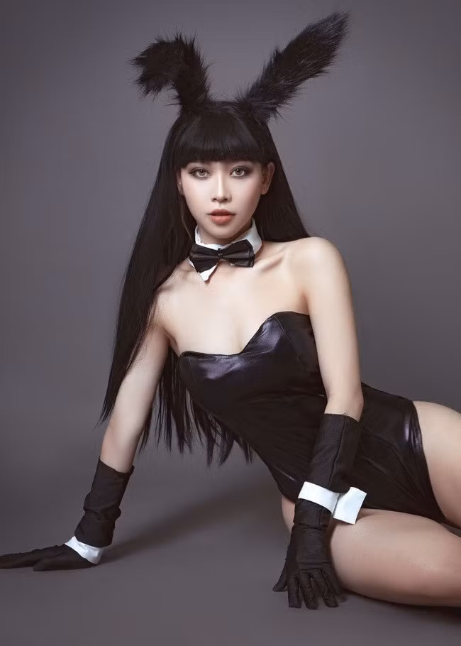 Bảo Uyên thay đổi phong cách, ra nhiều nhạc song vẫn chìm nghỉm.