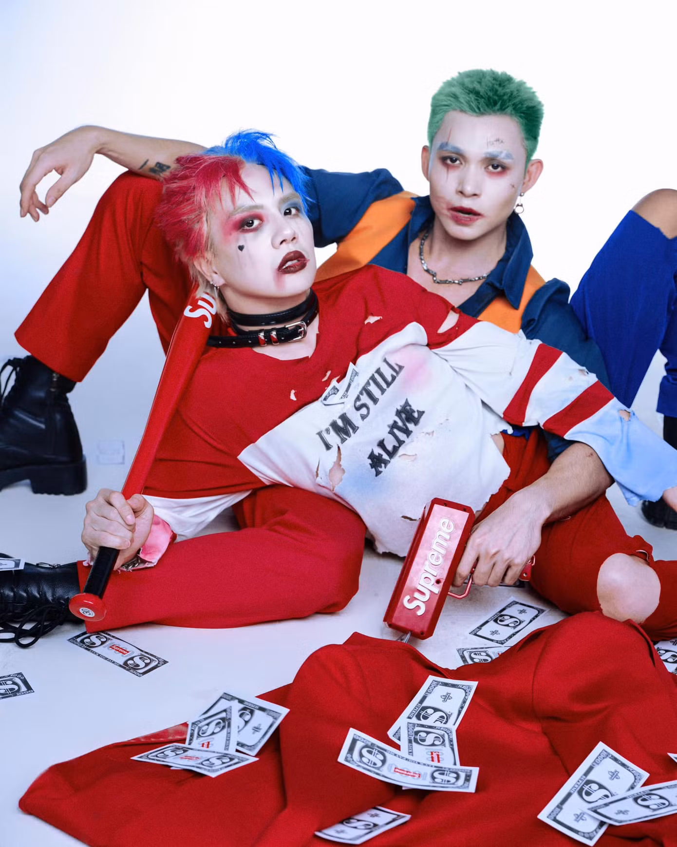 Bộ ảnh ấn tượng của Jun Phạm và Duy Khánh (vai Harley Quinn) nhận được sự khen ngợi của khán giả.