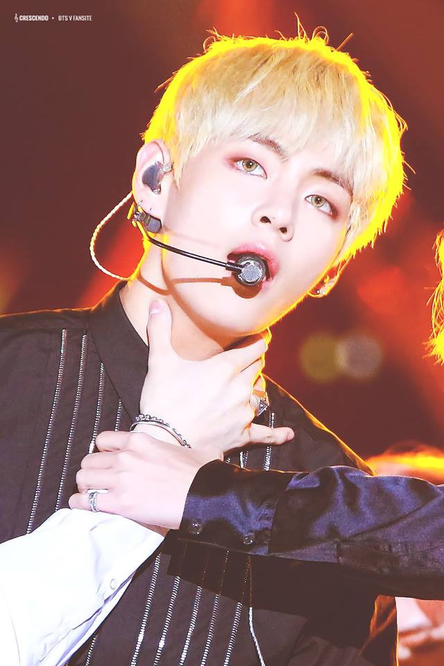 Nam thần tượng thường xuyên có tên trong các bảng xếp hạng nhan sắc. Anh từng đứng hạng 1 gương mặt đẹp nhất thế giới năm 2017 do TC Candler bình chọn.