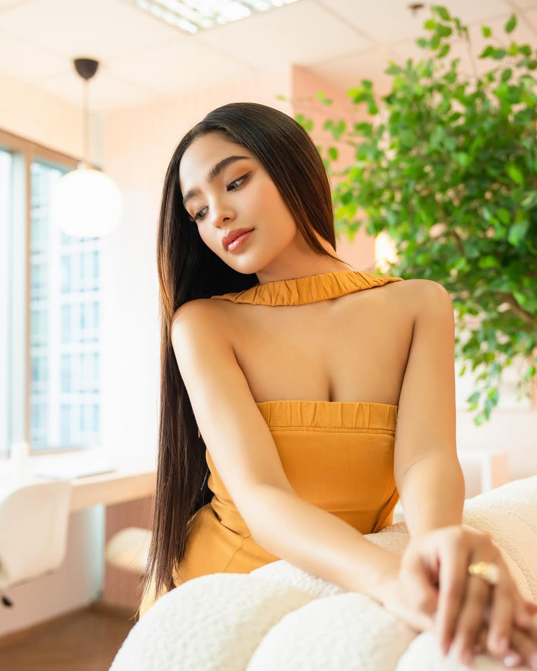 Bước chân vào showbiz khi lên 10 tuổi, Andrea Brillantes đóng vai phụ trong một số phim truyền hình, xuất hiện ở các show như Goin&apos; Bulilit, E-Boy. Cô được biết nhiều hơn khi đóng vai Marga Mondragon-Bartolome trong bộ phim tình cảm có tỷ suất người xem cao Kadenang Ginto.