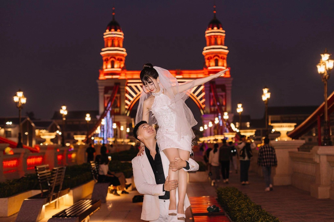 Trang gọi chuyện tình 7 năm là một hành trình sóng gió (Ảnh: Nhân vật cung cấp).