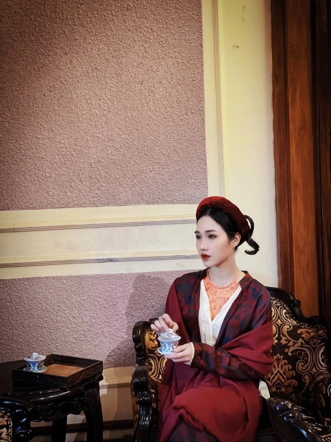 Diệu Thúy là nữ diễn viên đóng đào hát trong Đào, phở và piano. Nhân vật của cô không có tên, có những phân đoạn thể hiện sự sẵn sàng hy sinh thân mình vì đất nước.