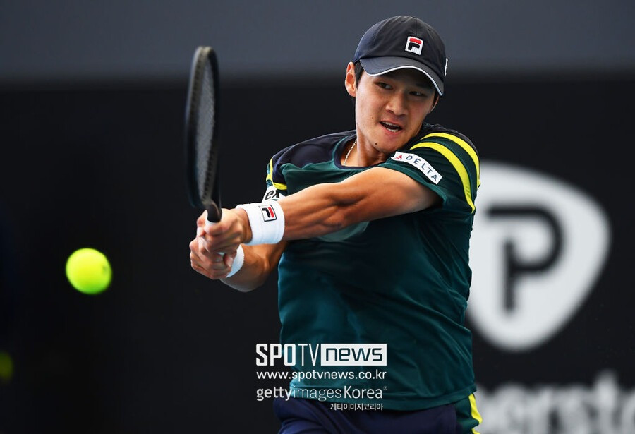 Tay vợt này sau đó đã xin lỗi Samrej Kasidit: “Một lần nữa tôi xin lỗi Samrej Kasidit, người mà tôi đã xúc phạm vì hành động của mình. Tôi thực sự hối hận và đang suy ngẫm về hành động của mình sau trận đấu. Tôi sẽ cẩn thận hơn với trách nhiệm của vận động viên thi đấu cho lá cờ Hàn Quốc trong tương lai. Một lần nữa tôi xin lỗi tất cả ai yêu thể thao”.