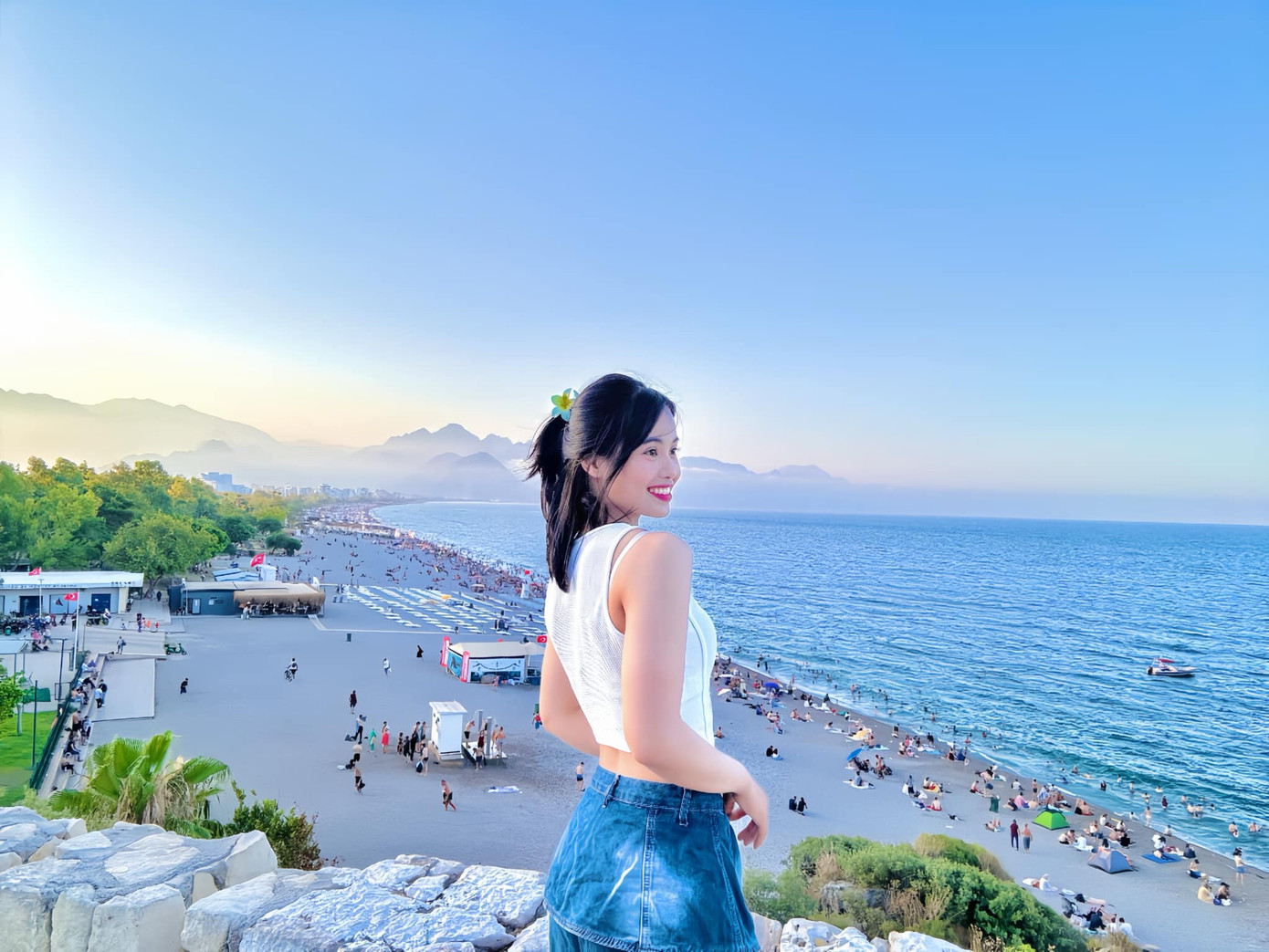 Phong cách ăn mặc trẻ trung của cung thủ quê Hưng Yên.