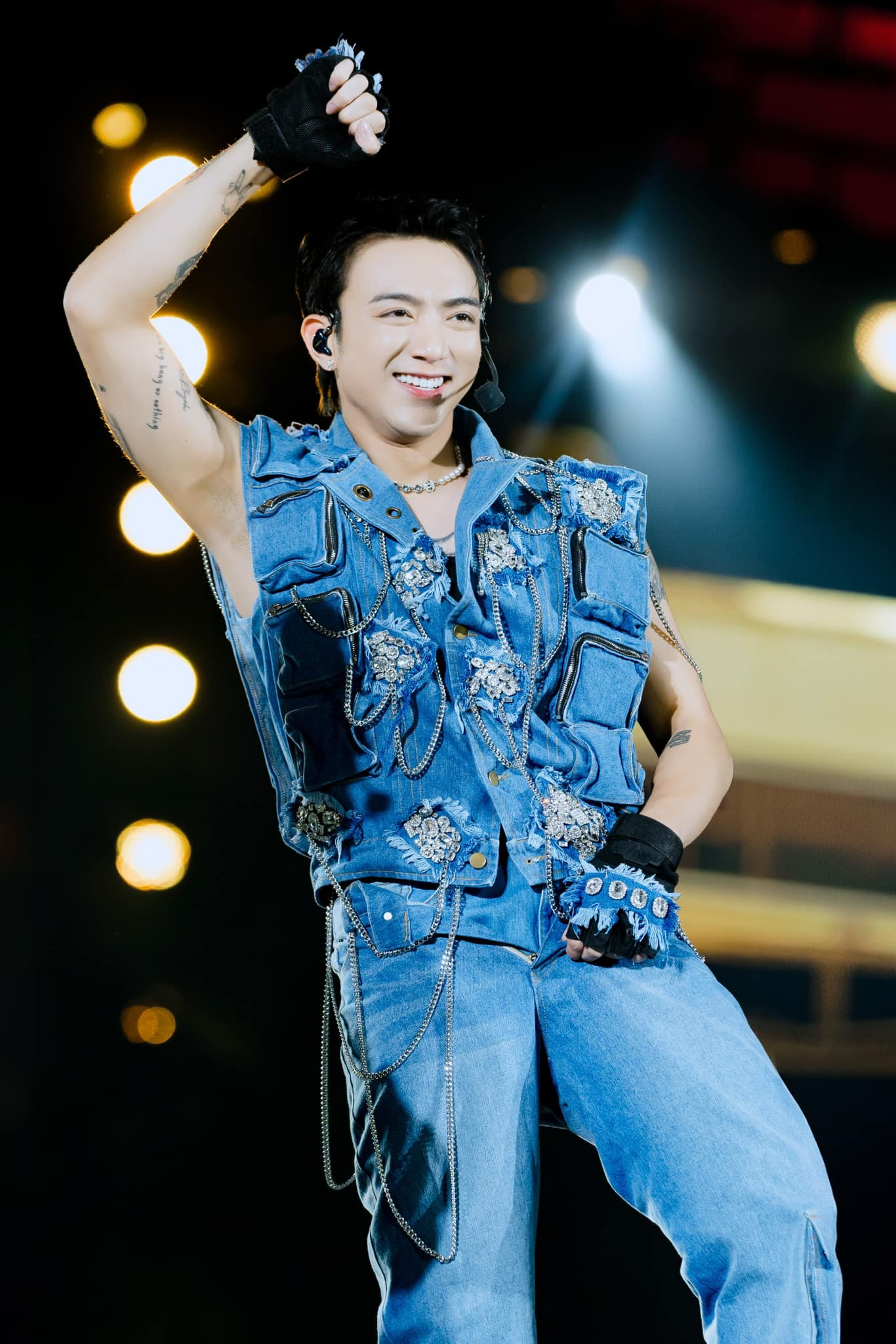 Cát-xê của các nam nghệ sĩ tham gia hai game show Anh trai hầu hết đều tăng mạnh.