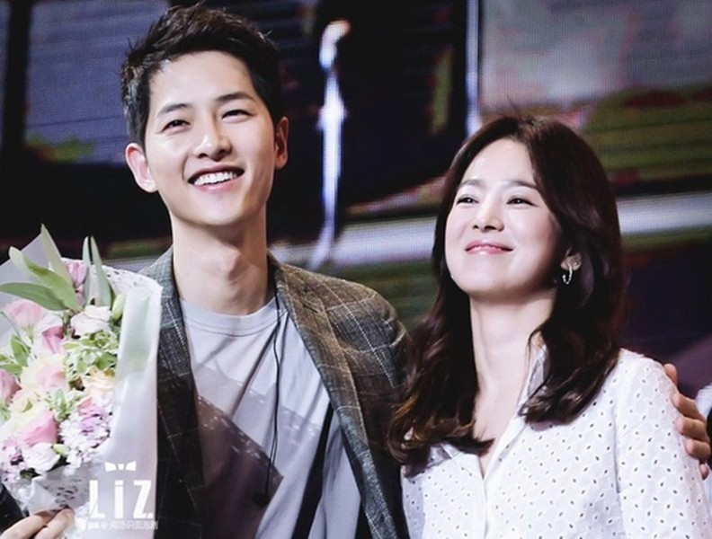 Song Joong Ki im lặng trước tin đồn ngoại tình của vợ cũ và Park Bo Gum. Nam diễn viên Park Bo Gum là đồng nghiệp thân thiết của Song Joong Ki trước khi scandal nổ ra. Song Joong Ki im lặng trước tin đồn ngoại tình của vợ cũ và Park Bo Gum. Nam diễn viên Park Bo Gum là đồng nghiệp thân thiết của Song Joong Ki trước khi scandal nổ ra.