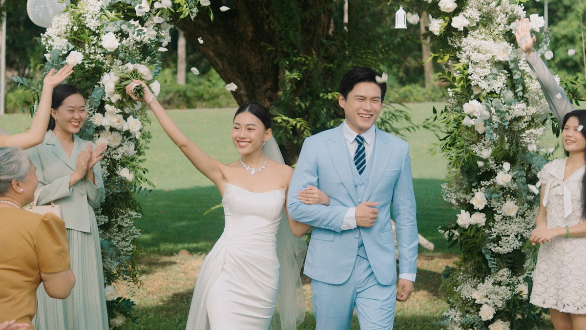 Ca khúc về hạnh phúc lứa đôi được Vũ Cát Tường ra mắt đúng vào mùa cưới. Ca khúc về hạnh phúc lứa đôi được Vũ Cát Tường ra mắt đúng vào mùa cưới.