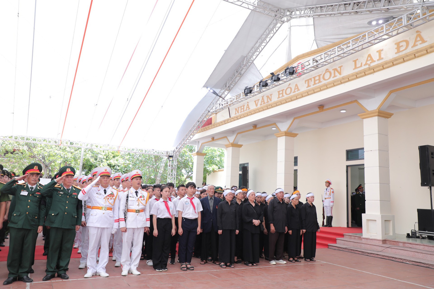 Tại quê nhà Tổng Bí thư Nguyễn Phú Trọng, xã Đông Hội, huyện Đông Anh, Hà Nội, lễ truy điệu được tổ chức tại Nhà văn hóa thôn Lại Đà. Các thành phần tham dự lễ truy điệu gồm người nhà, gia đình, bạn học của Tổng Bí thư, các ban Đảng, lực lượng vũ trang, đoàn thể của huyện Đông Anh, xã Đông Hội, thôn Lại Đà và đông đảo người dân.