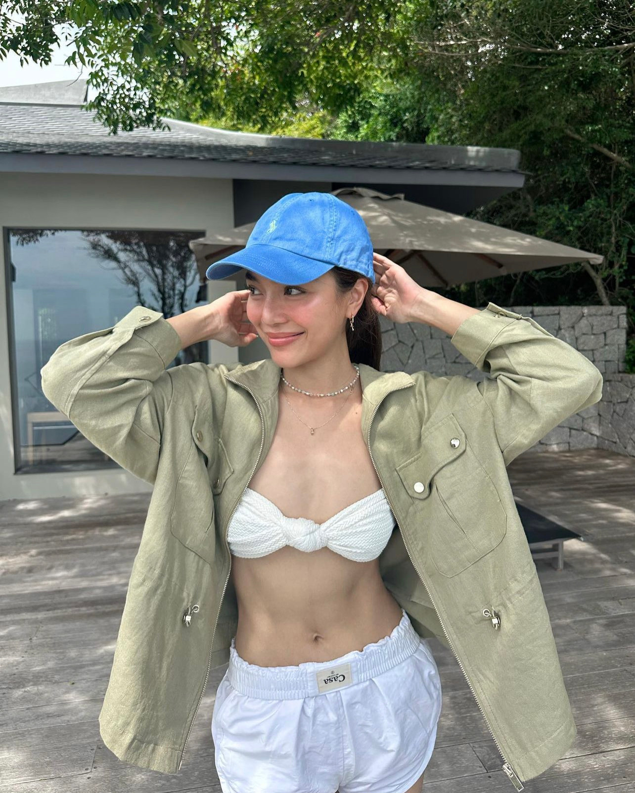 Không chỉ con đường nghệ thuật sán lạn, nữ diễn viên còn được ngưỡng mộ bởi thành tích xuất sắc thời đi học. Cô liên tục đạt điểm cao, nhận học bổng thời trung học. Bên cạnh đó, Prang Kannarun có bằng thủ khoa đầu ra chuyên ngành Quản trị Du lịch và Khách sạn của trường Quốc tế, thuộc Đại học Mahidol - một trong những ngôi trường danh tiếng nhất Thái Lan.