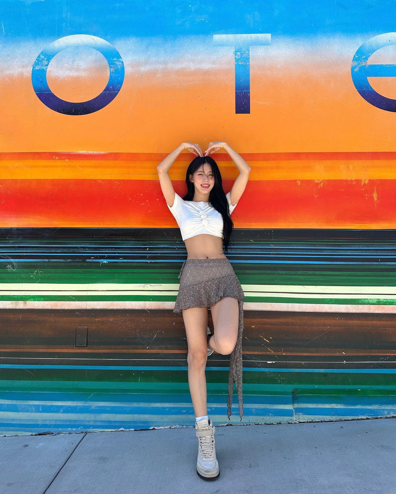 Phong cách đời thường cá tính, năng động của người đẹp 26 tuổi.