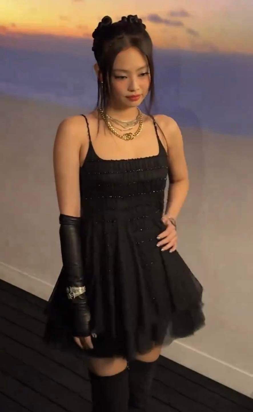 Năm 2024, Jennie nói riêng và ba cô gái còn lại nhóm BlackPink tập trung phát triển sự nghiệp solo. Truyền thông Hàn sáng 3/5 cho biết YG dự định cuối năm thông báo kế hoạch hoạt động nhóm của BlackPink, nhưng nhiều fan tin rằng các cô gái sẽ tái khởi động nhóm vào năm 2025. Năm 2024, Jennie nói riêng và ba cô gái còn lại nhóm BlackPink tập trung phát triển sự nghiệp solo. Truyền thông Hàn sáng 3/5 cho biết YG dự định cuối năm thông báo kế hoạch hoạt động nhóm của BlackPink, nhưng nhiều fan tin rằng các cô gái sẽ tái khởi động nhóm vào năm 2025.