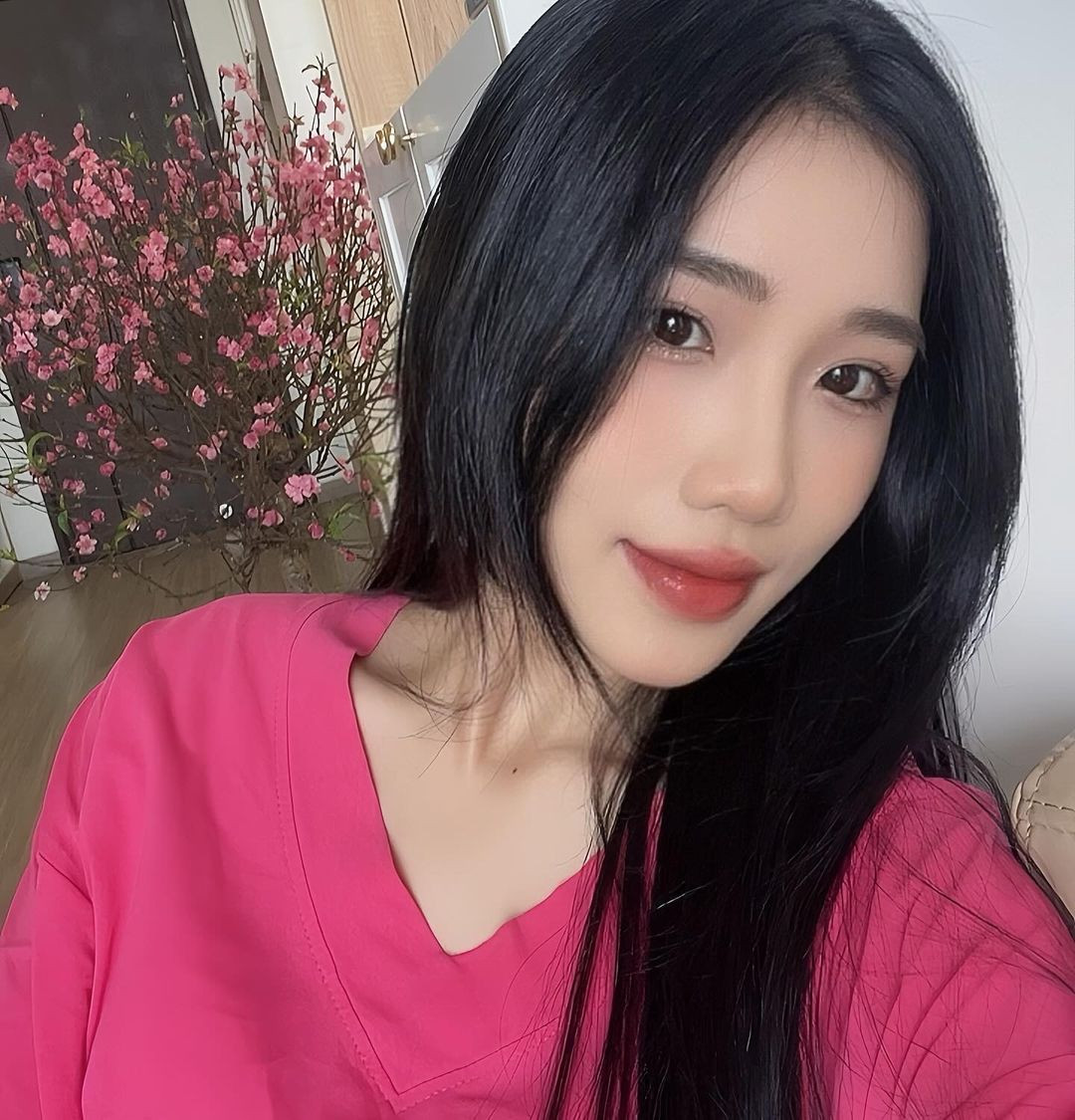 Diệu Thúy cho biết cô có lợi thế về biểu cảm bởi kinh nghiệm làm mẫu ảnh. Thời điểm đăng ký thi hoa hậu, cô nhận nhiều ý kiến trái chiều nhưng vẫn mạnh dạn thử sức. Theo cô, dù thất bại hay thành công, đó cũng là kỷ niệm đẹp của tuổi trẻ.