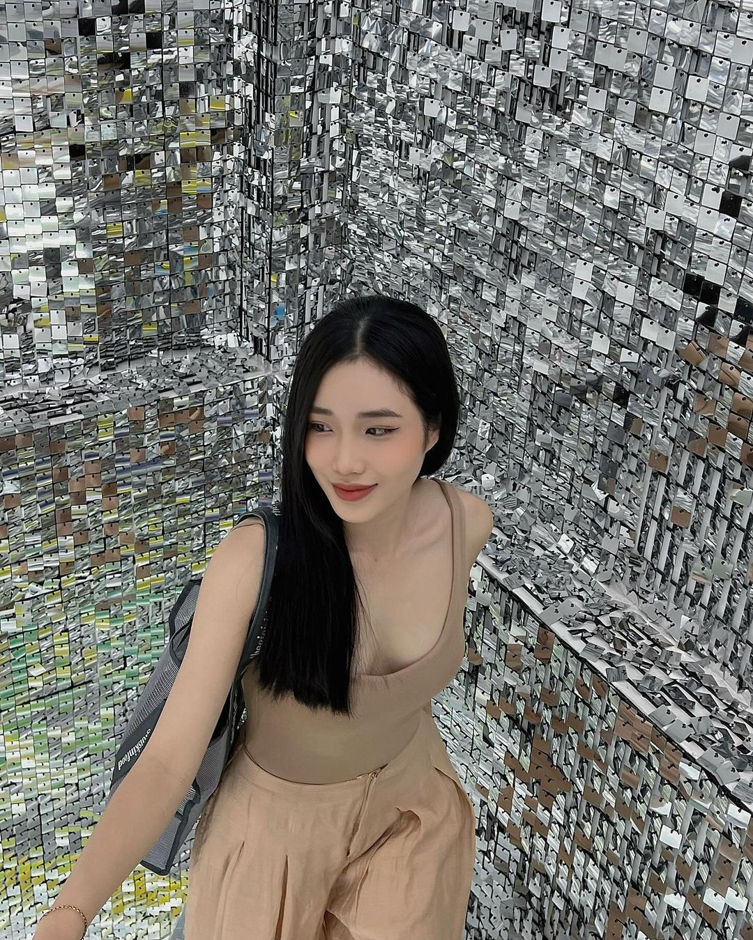 Trước khi bén duyên với Đào, phở và piano, Diệu Thúy là mẫu ảnh, diễn viên tự do.