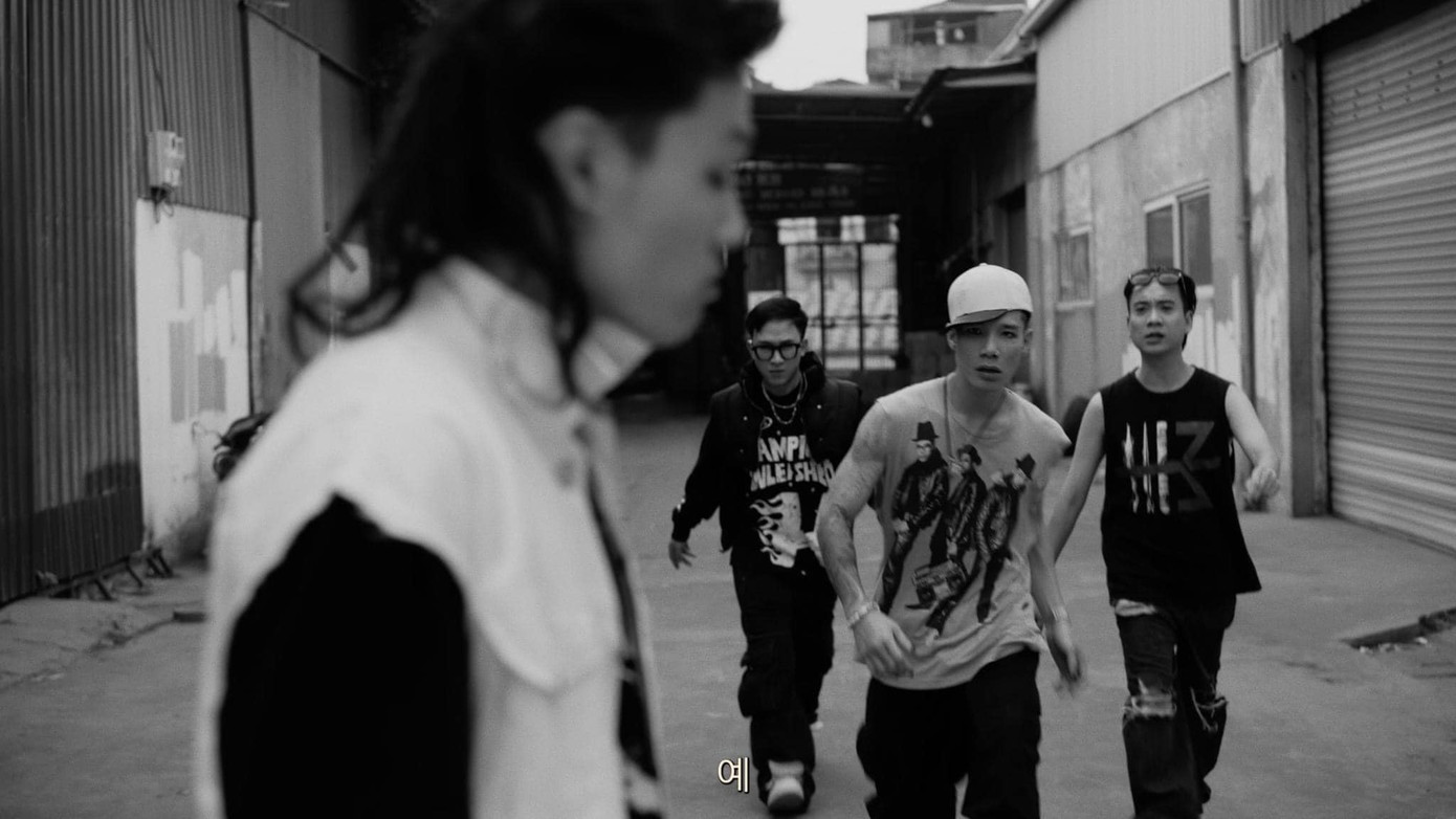 Vụ nổ lớn - Không quan trọng là sản phẩm parody Haru Haru (Big Bang) được MCK và các nghệ sĩ viết lời Việt. Vụ nổ lớn - Không quan trọng là sản phẩm parody Haru Haru (Big Bang) được MCK và các nghệ sĩ viết lời Việt.