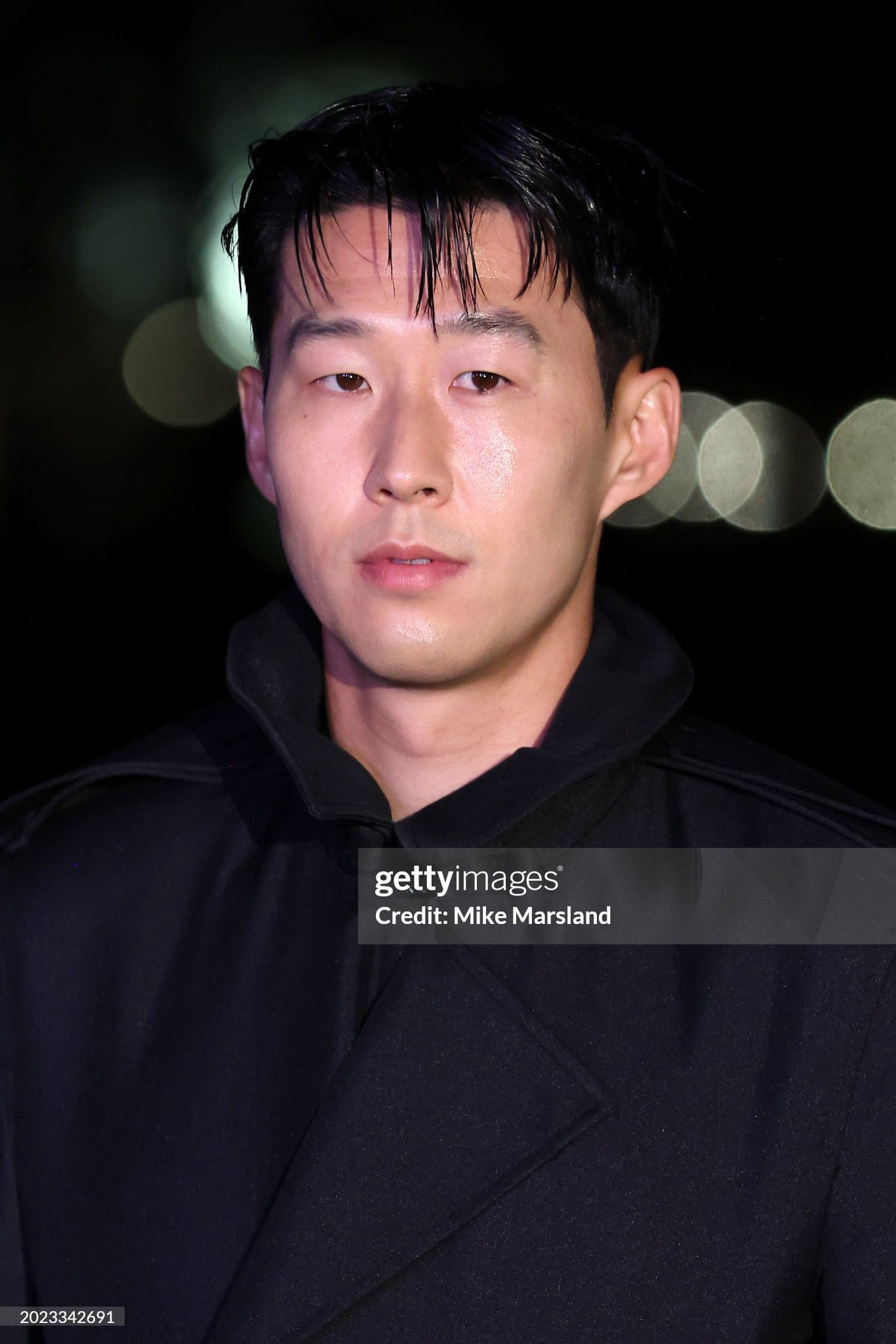 Son Heung Min quay lại khoác áo Tottenham Hotspur thuộc khuôn khổ giải Ngoại hạng Anh và tham gia các sự kiện thời trang. Không chỉ nổi tiếng trên sân cỏ, Chiếc giày vàng Premier League 2021-2022 lọt vào “mắt xanh” của nhiều ông lớn trong ngành thời trang và đang là đại sứ cho Burberry và Calvin Klein. Ảnh: Getty. Son Heung Min quay lại khoác áo Tottenham Hotspur thuộc khuôn khổ giải Ngoại hạng Anh và tham gia các sự kiện thời trang. Không chỉ nổi tiếng trên sân cỏ, Chiếc giày vàng Premier League 2021-2022 lọt vào “mắt xanh” của nhiều ông lớn trong ngành thời trang và đang là đại sứ cho Burberry và Calvin Klein. Ảnh: Getty.