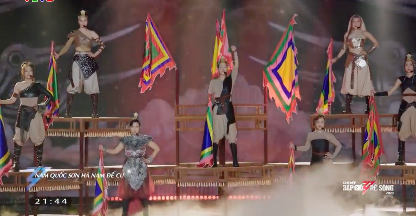 Màn trình diễn nhóm Trang Pháp.