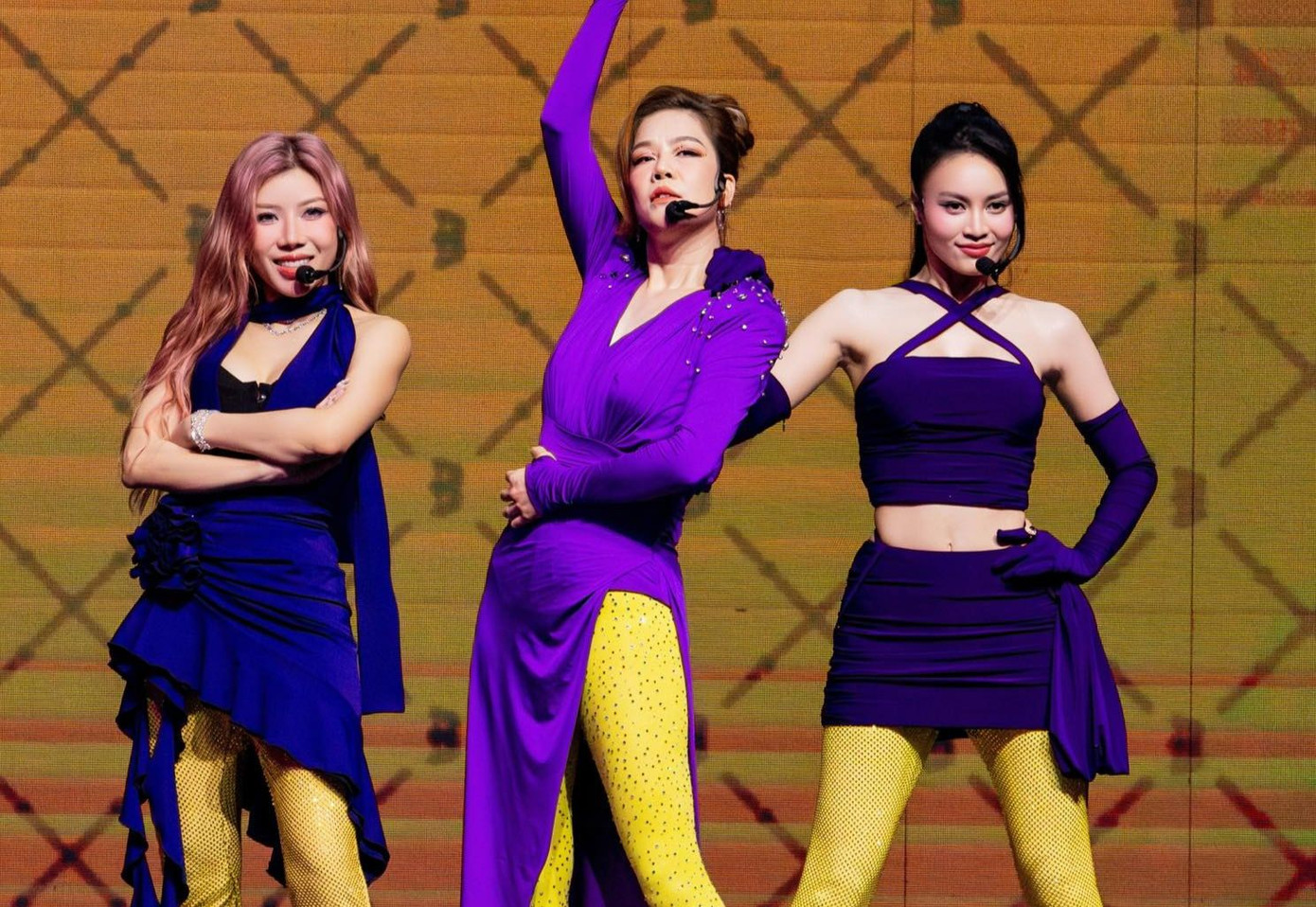 Từ trái sang, Trang Pháp - Thu Phương - Ninh Dương Lan Ngọc.