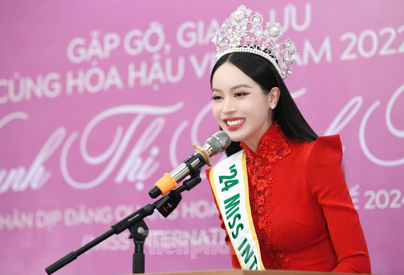 Hoa hậu Huỳnh Thị Thanh Thủy tự hào với danh vị Hoa hậu Việt Nam 2022. Ảnh: Như Ý. Hoa hậu Huỳnh Thị Thanh Thủy tự hào với danh vị Hoa hậu Việt Nam 2022. Ảnh: Như Ý.