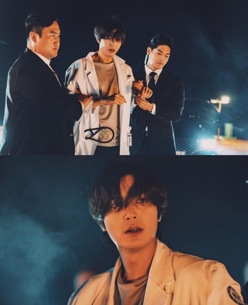 Lee Min Ho hóa thân thành bác sĩ phụ khoa, được trả tiền bay vào vũ trụ. Lee Min Ho hóa thân thành bác sĩ phụ khoa, được trả tiền bay vào vũ trụ.