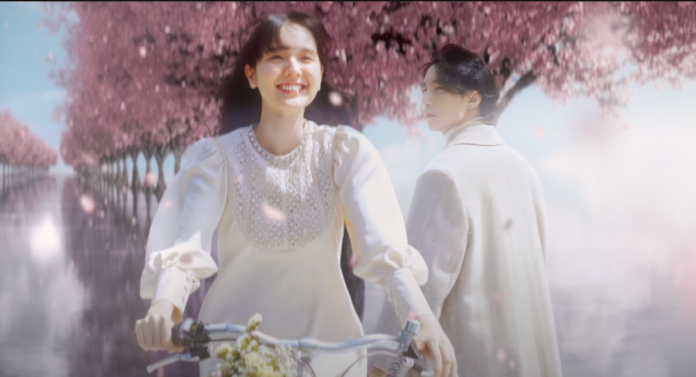 Sơn Tùng và Hải Tú trong MV Chúng ta của tương lai. Sơn Tùng và Hải Tú trong MV Chúng ta của tương lai.